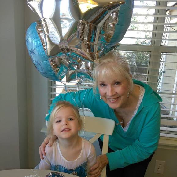 Meet your Posher, Candi - Picture 1 of 1